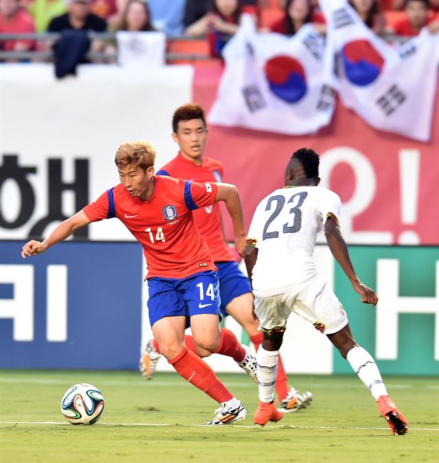 10일 오전(한국시간) 미국 플로리다주 마이애미의 선라이프 스타디움에서 열린 한국과 가나의 평가전에서 한국 손흥민이 가나 수비를 받으며 공격하고 있다. 뉴시스