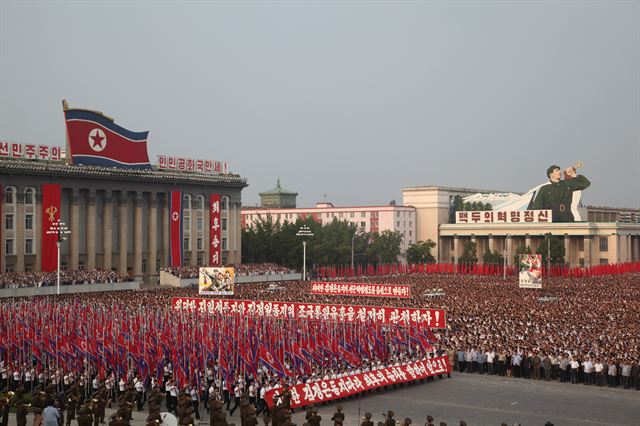 북한, 6ㆍ25전쟁 발발일을 맞아 25일 평양에서 대규모 반미 군중대회가 열리고 있다. 신화 연합뉴스