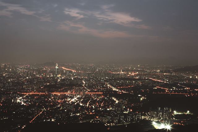 남한산성 서문에서 본 야경.