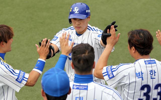 환호하는 이승엽. 삼성라이온스 제공