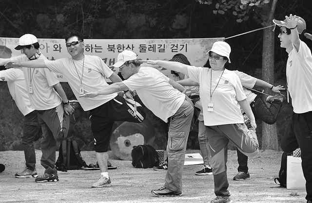 동국제약이 정맥순환장애 인식을 개선하기 위해 실시하고 있는 '부부사랑 캠페인'. 동국제약 제공