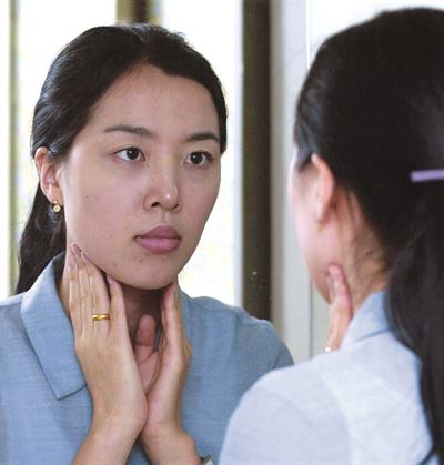 갑상선암은 착한 암이지만 발병 위치에 따라 예후가 좋지 않을 수 있다. 한국일보 자료사진