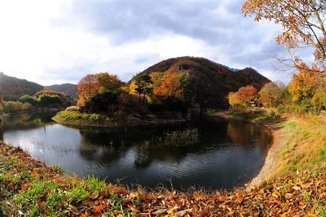 울산 반구대. 울산광역시청 제공.