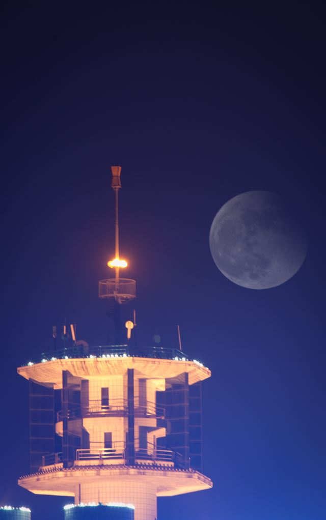 8일 중국 남서부 충칭에서 본 개기월식 장면. 충칭=신화 뉴시스