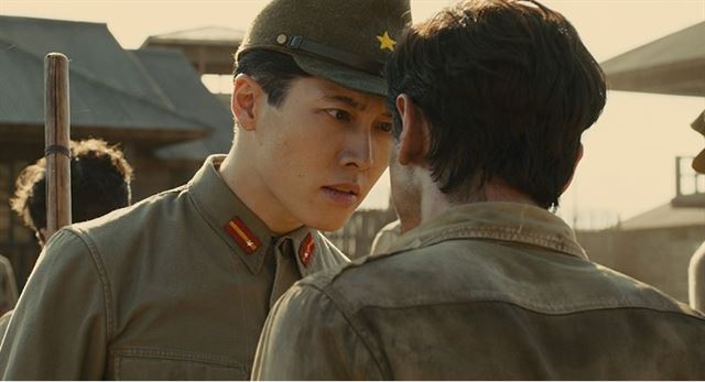 졸리가 최근 연출한 영화 ‘언브로큰’(Unbroken)' 중 한 장면