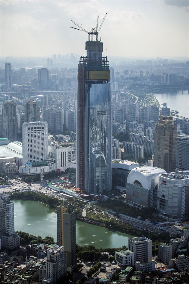 제2롯데월드. 한국일보 자료사진