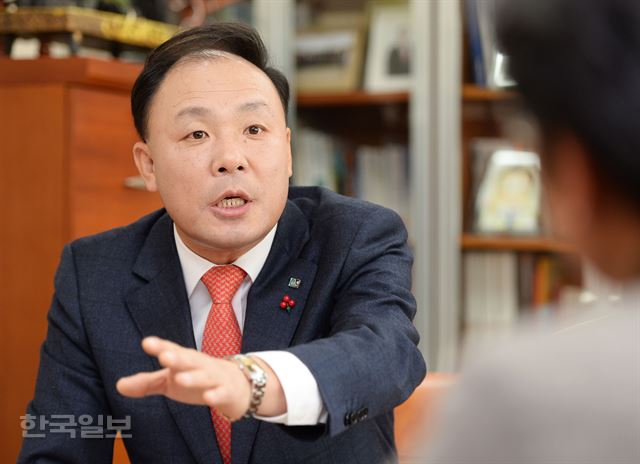 김영규 기업은행 부행장은 18일 "기업 대출시 기술을 주요 기준으로 삼는 건 정권과 상관없이 이뤄져야 할 과제"라고 강조했다. 한주형 인턴기자(한양대 미디어커뮤니케이션학과 3)