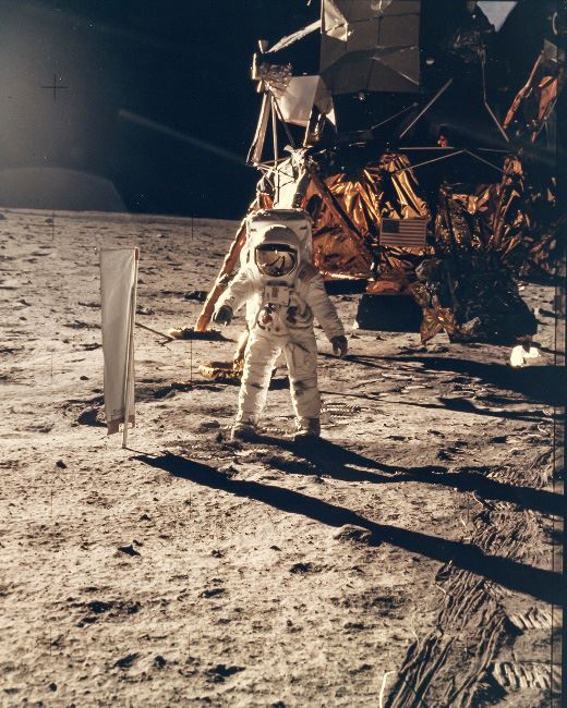 Portrait of Buzz Aldrin on the Moon, Apollo 11, July 1969 .사진= Dreweatts & Bloomsbury Auctions .