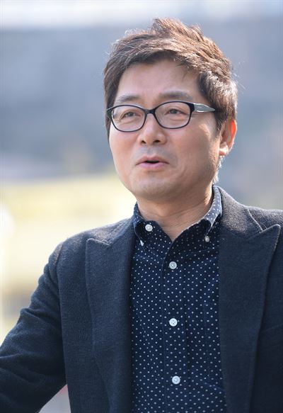 강제규 감독은 "차기작은 1900년 프랑스 파리를 배경으로 한 드라마가 될 것"이라며 "원래 할리우드에서 만들려 했던 작품들 중 하나"라고 말했다. 이명현 인턴기자 (숙명여대 미디어학부 4)