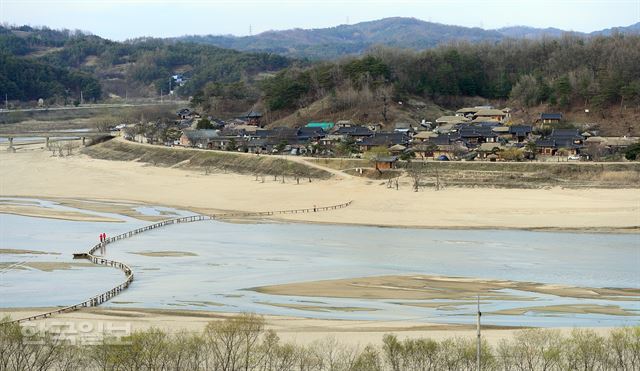 마을 건너편 전망대에서 본 무섬마을 전경