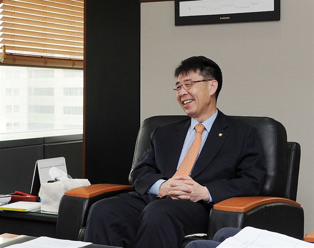 김윤영 신용회복위원장은 16일 서울 중구 신용회복위원회 서울중앙지부에서 가진 인터뷰에서 "서민금융진흥원(가칭)의 성공적인 출범을 위해 조직과 제도적 역량을 집중할 계획"이라고 말했다. 신용회복위원회 제공