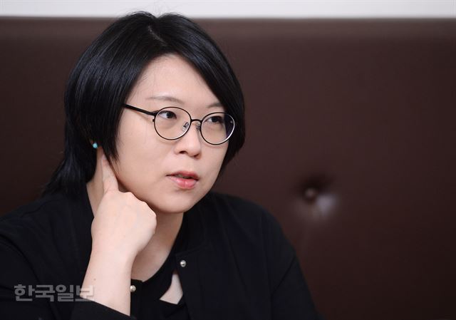 '미지의 세계'를 그린 이자혜는 "내 주변 사람들의 노골적인 욕망이 좌절되는 과정을 그대로 만화로 그렸다"고 했다. 이명현 인턴기자(숙명여대 미디어학부 4년)