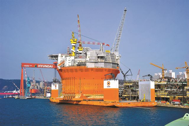 현대중공업이 건조한 골리앗FPSO. 현대중공업은 해양플랜트 분야의 경쟁력 향상을 위해 기자재 국산화를 추진하고 있다. 현대중공업 제공