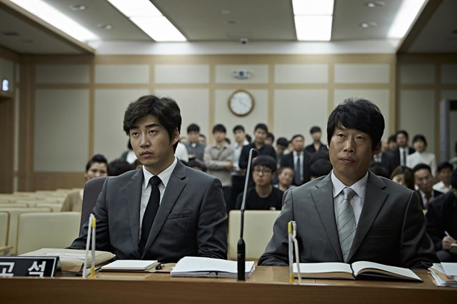 24일 나란히 개봉하는 '소수 의견', '나의 절친 악당들', '연평해전'(위부터). 10일 개봉하려던 '연평해전'이 메르스 사태로 개봉을 늦추면서 세 편이 겹쳤다.