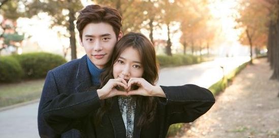 박신혜(오른쪽)와 이종석. SBS 제공