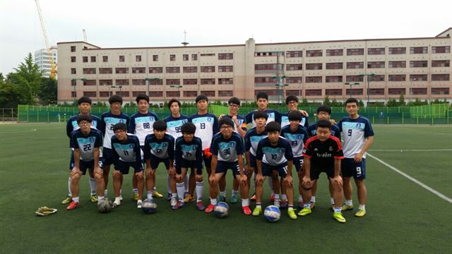 마포고 토요스포츠클럽 축구팀 학생들. 마포고교 제공