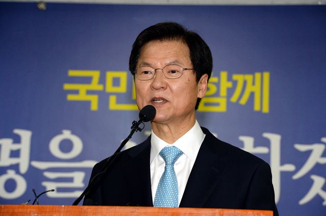 무소속 천정배 의원이 지난 20일 오전 국회의원회관에서 '개혁적 국민정당' 창단 선언 기자회견을 하고 있는 모습. 오대근기자 inliner@hankookilbo.com