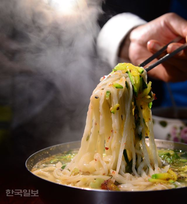 반죽에서 삶는 과정까지 바로해서 먹는 누른국수