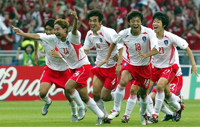 제 2의 축구 인생을 걷고 있는 2002년 한일월드컵 4강 주역들. 한국일보 자료사진