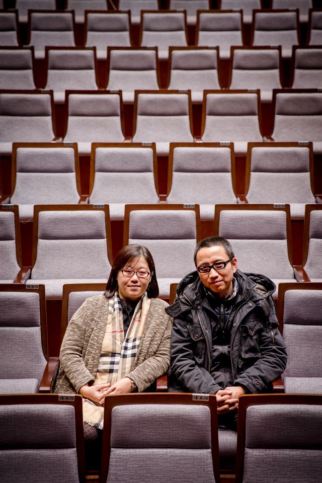 국립극장 창극 '아비 방연'의 연출가 서재형(오른쪽), 극작가 한아름. 앙숙으로 만나 공연계 대표적인 콤비가 됐다. 국립극장 제공