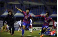 수원 FC의 경기장면. 한국프로축구연맹 제공