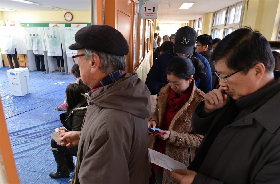 제18대 대통령 선거 투표 모습. 한국일보 자료사진