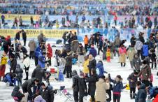 2016년 대한민국 대표축제에 선정된 화천산천어축제 한국일보 자료사진