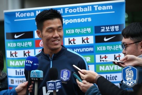 석현준(비토리아 FC)이 지난해 11월 경기 파주 축구 국가대표트레이닝센터에서 취재진의 질문에 답하고 있다. 대한축구협회 제공