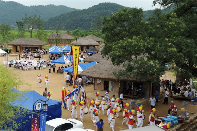 지난해 열린 예천 삼강주막 막걸리 축제의 한 장면. 예천군 제공