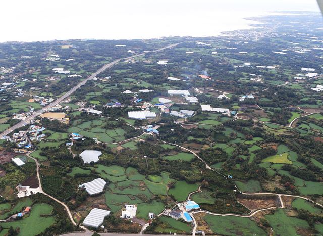 제주 제2공항 예정지 발표 이후 각종 투기행위가 고개를 들자 제주도와 제주경찰청이 집중단속에 들어갔다. 사진은 제2공항 예정지인 서귀포시 성산읍 일대.