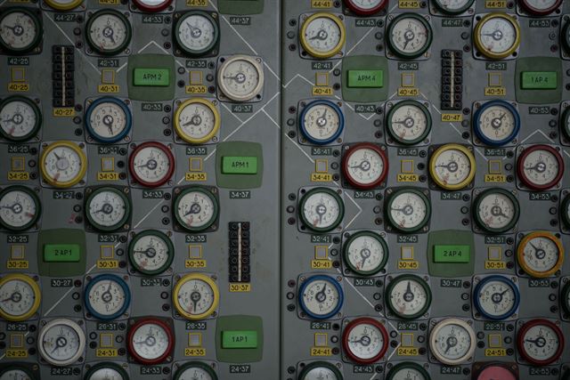 사고가 난 체르노빌 원전 4호기와 같은 구조의 2호기 제어실 내부. 각 미터기는 제어봉 하나하나의 온도를 표시한다. 피에르 엠마뉴엘 델레트헤 프리랜서기자 pe.deletree@gmail.com