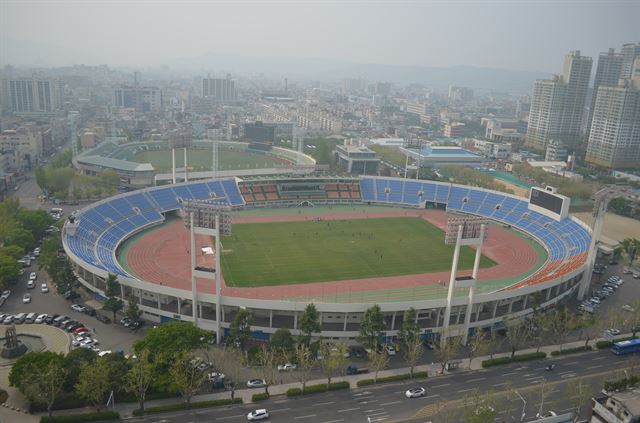 대구시민운동장 주경기장/2016-01-18(한국일보)