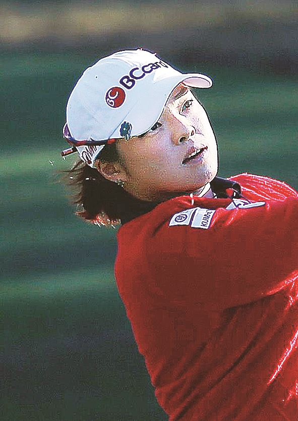 LPGA 역사상 처름으로 파4홀 홀인원을 기록한 한국의 장타자 장하나(24ㆍ비씨카드). AP 연합뉴스.