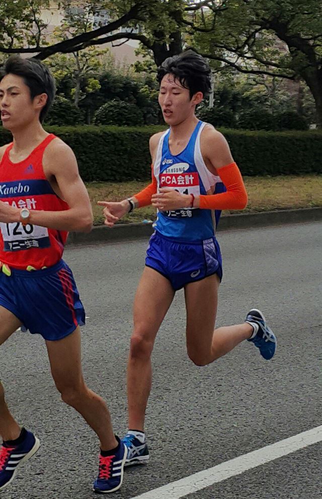 한국 남자 마라톤 기대주 손명준(삼성전자 육상단)이 7일 일본 오이타현에서 열린 벳푸 오이타 마이니치 마라톤 대회에서 세번째 풀코스 완주 만에 2시간12분대에 진입했다. 삼성전자 육상단 제공