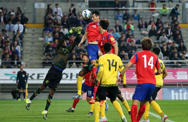 한국 축구 국가대표팀이 세계 랭킹 3위 스페인과 6월 1일, 동유럽의 강호 체코와 6월 5일 평가전을 치른다. 연합뉴스