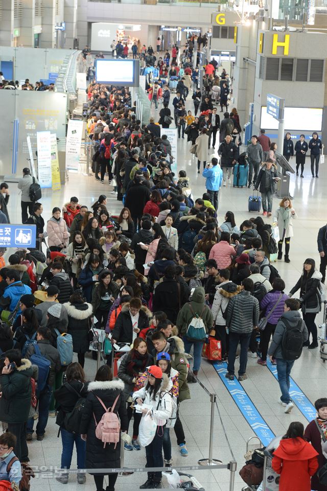 인천국제공항 출국장. 한국일보 자료사진