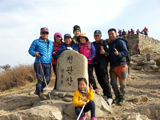 전남 장흥 천관산에 오른 김복일씨 형제들./2016-02-23(한국일보)