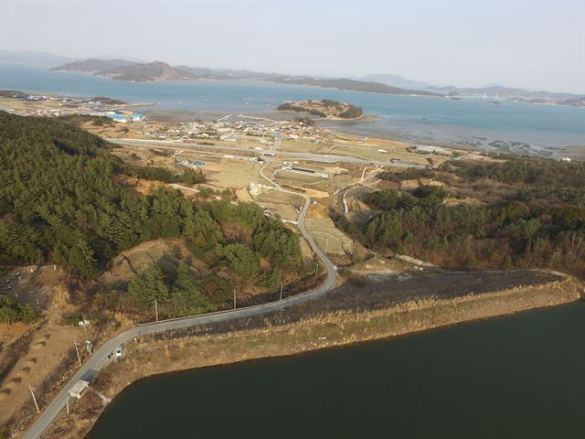 완도읍 장좌리 법화사지터 재 발굴 조사한다. /2016-03-23(한국일보)