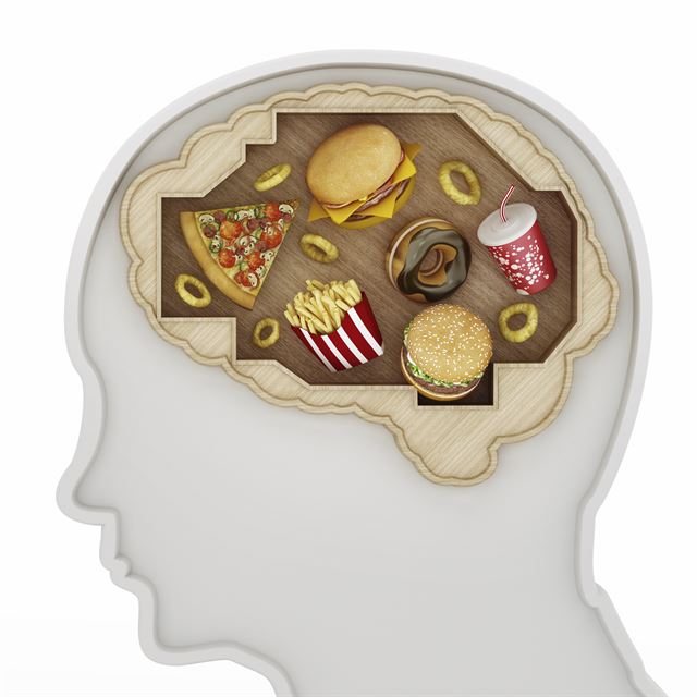 단맛 섭취는 뇌 쾌락중추를 자극, 행복호르몬인 ‘세로토닌’을 분비해 심리적 안정감을 주는 반면, 인슐린저항성 등을 유발해 각종 만성질환을 유발할 수 있으므로 주의해야 한다. 게티이미지뱅크