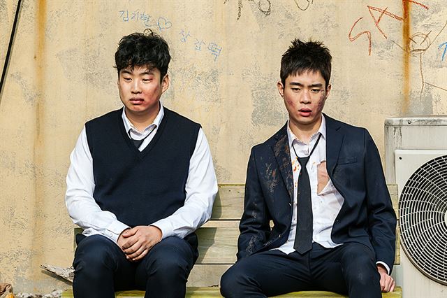 영화 ‘위대한 소원’에 출연한 안재홍(왼쪽)과 김동영. NEW제공