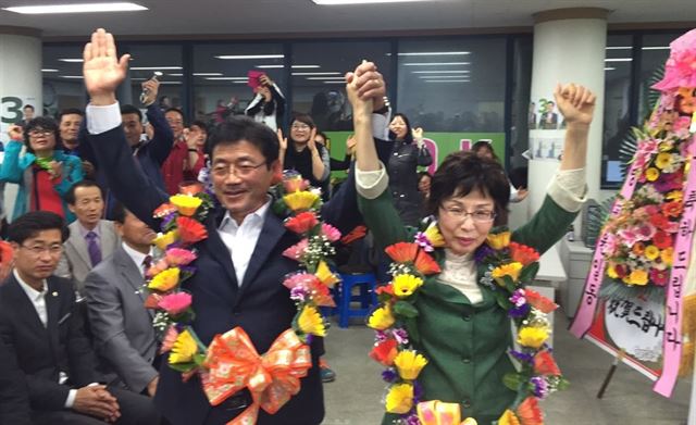 국민의당 광양·곡성·구례 정인화 당선자는 3선 중진의 더민주 우윤근 후보를 꺾는 이변을 일으켰다. /2016-04-14(한국일보)