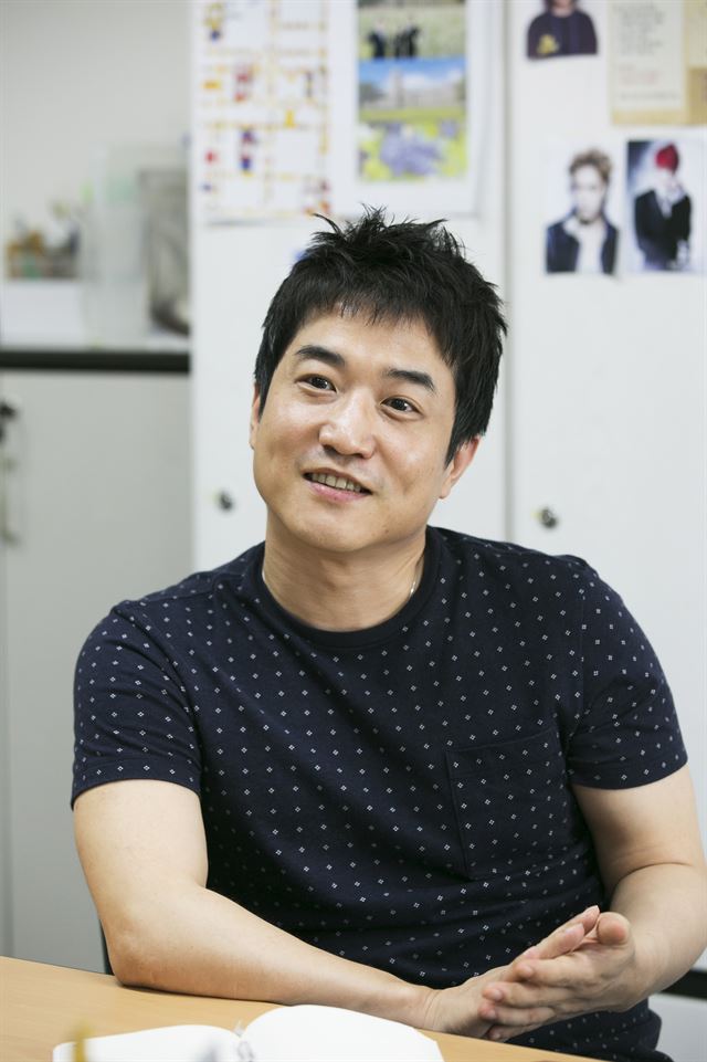 윤현준 책임프로듀서(CP)는 JTBC 예능 프로그램 '크라임씬'과 '슈가맨'을 총지휘하고 있다. JTBC 제공