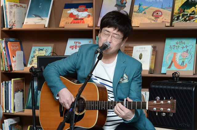 밴드 산울림 멤버인 김창완. KBS 제공