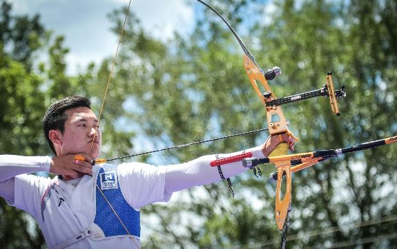 구본찬이 16일 콜롬비아 메데진에서 끝난 2016 현대 양궁월드컵 2차 대회에서 과녁을 정조준하고 있다. 세계양궁연맹 홈페이지 캡처