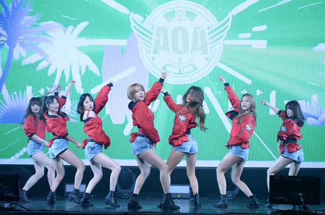 4번째 미니앨범 'Good Luck'으로 돌아온 AOA. 이정현 인턴기자