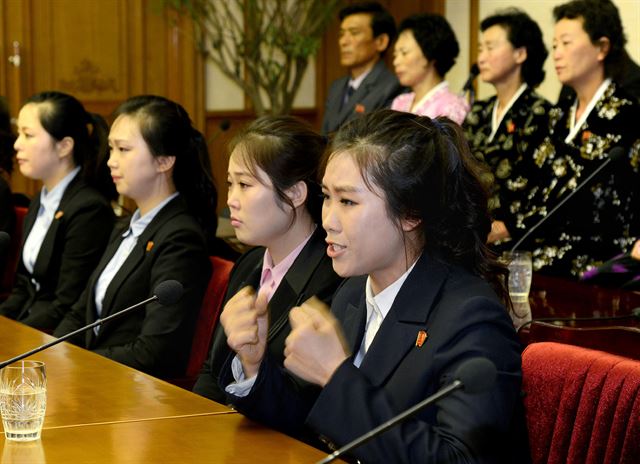 북한은 연일 우리 정부가 북측 해외식당 종업원을 유인ㆍ납치했다고 주장하며 으름장을 놓고 있다. 사진은 조선중앙통신이 지난 3일 보도한 북한의 규탄 기자회견 모습.