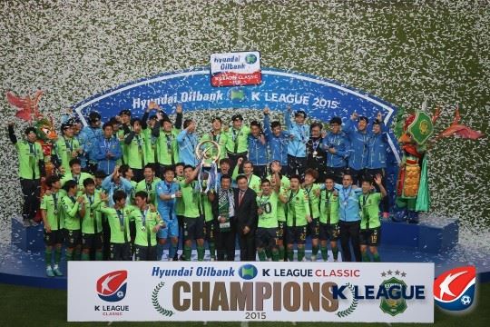 전북 현대가 2015년 우승 세리머니를 하는 모습. 프로축구연맹 제공