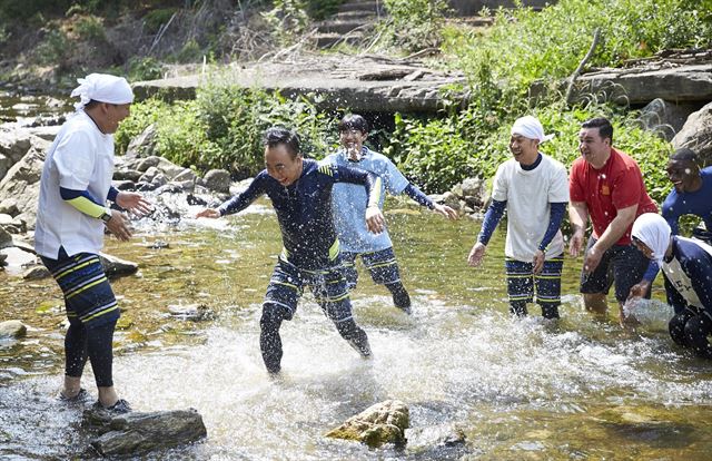 MBC ‘무한도전’이 잭 블랙과의 만남이 무산된 대신 바캉스 특집을 떠나 큰 웃음을 선사했다. MBC 제공