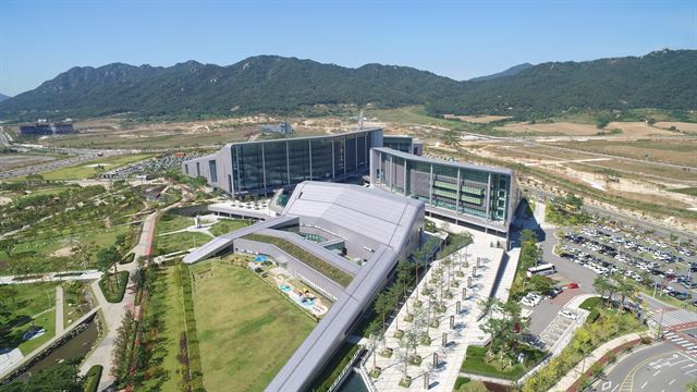 충남도청사 전경