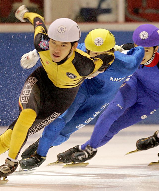 2006 토리노 동계올림픽 쇼트트랙 금메달리스트 오세종(맨 앞). 한국일보 자료사진